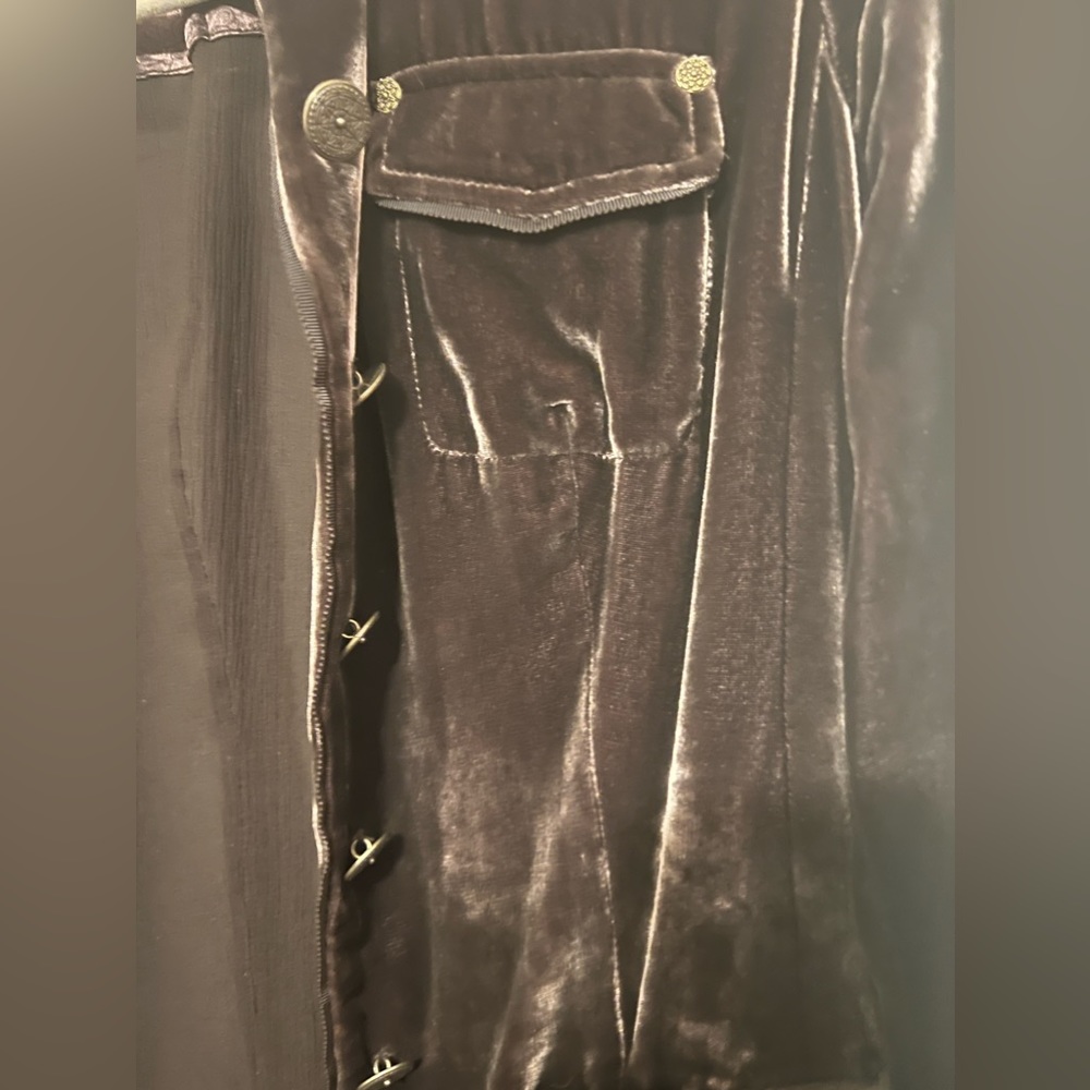 Blazer - Picture 2 of 8